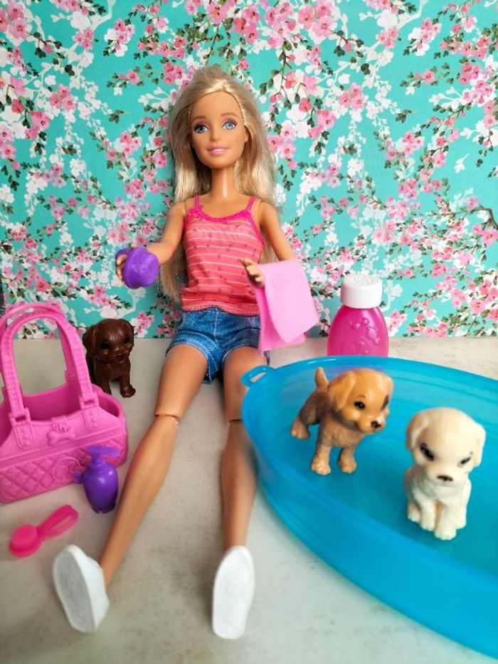 Poupée Barbie Toilettage chiots