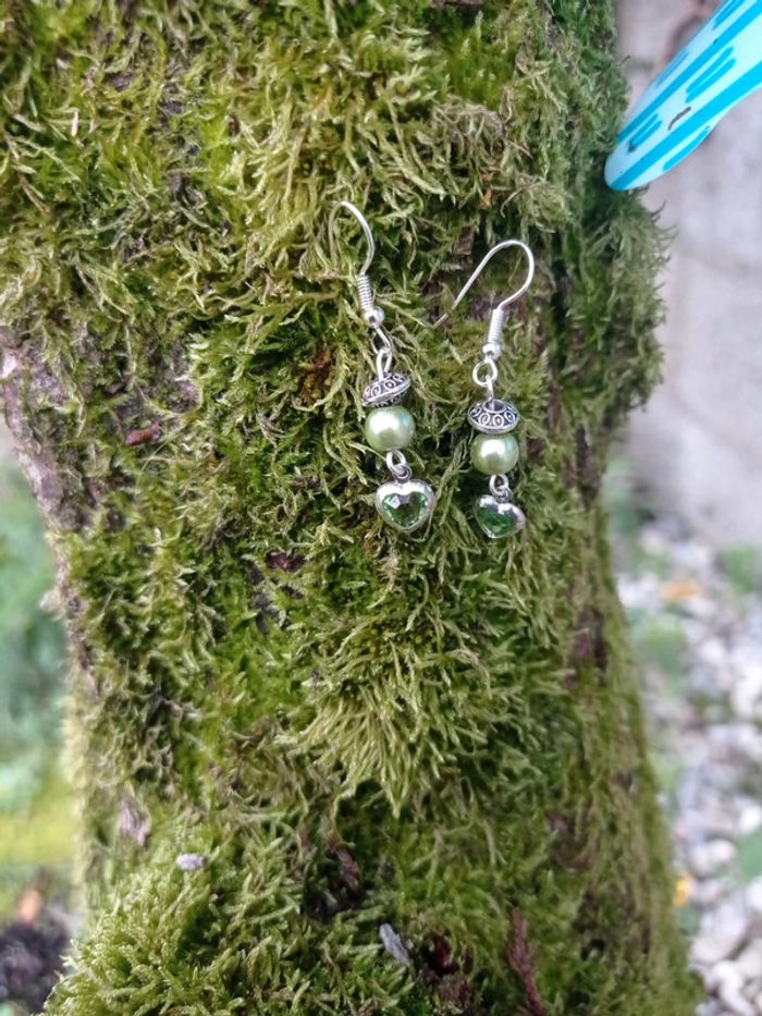 Boucles d'oreilles coeur vert et perles vertes