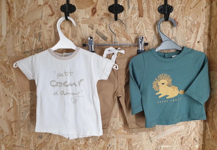 Lot 3 pièces pantalon et 2 tee-shirts 1 mois