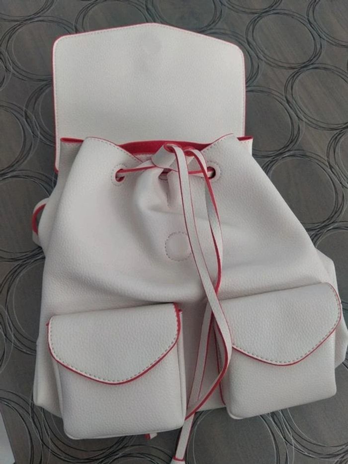 Sac complètement neuf - photo numéro 4