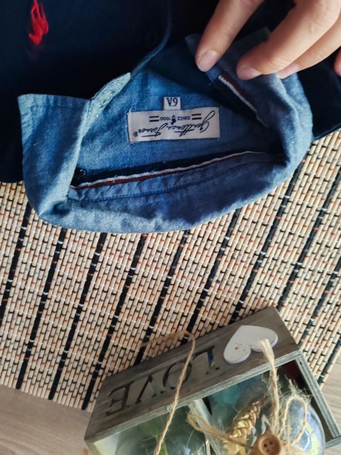 Polo bleu marine avec écusson 6 ans - photo numéro 4