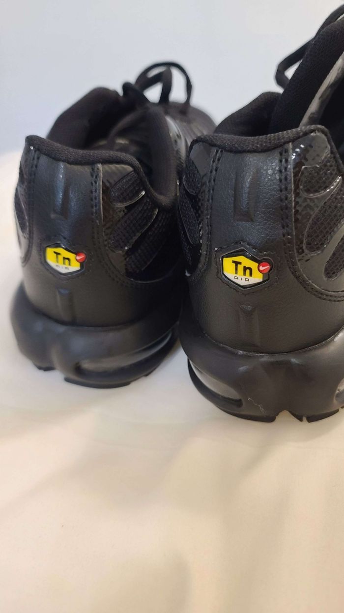 TN full black neuve jamais porté - photo numéro 4