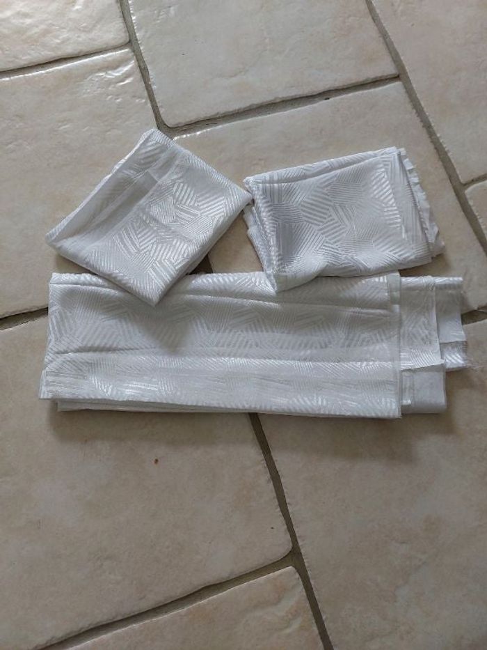 Lot 3 coupes tissu blanc
