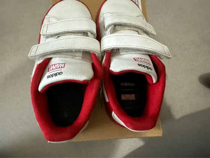 Baskets adidas Marvel 26,5 - photo numéro 5
