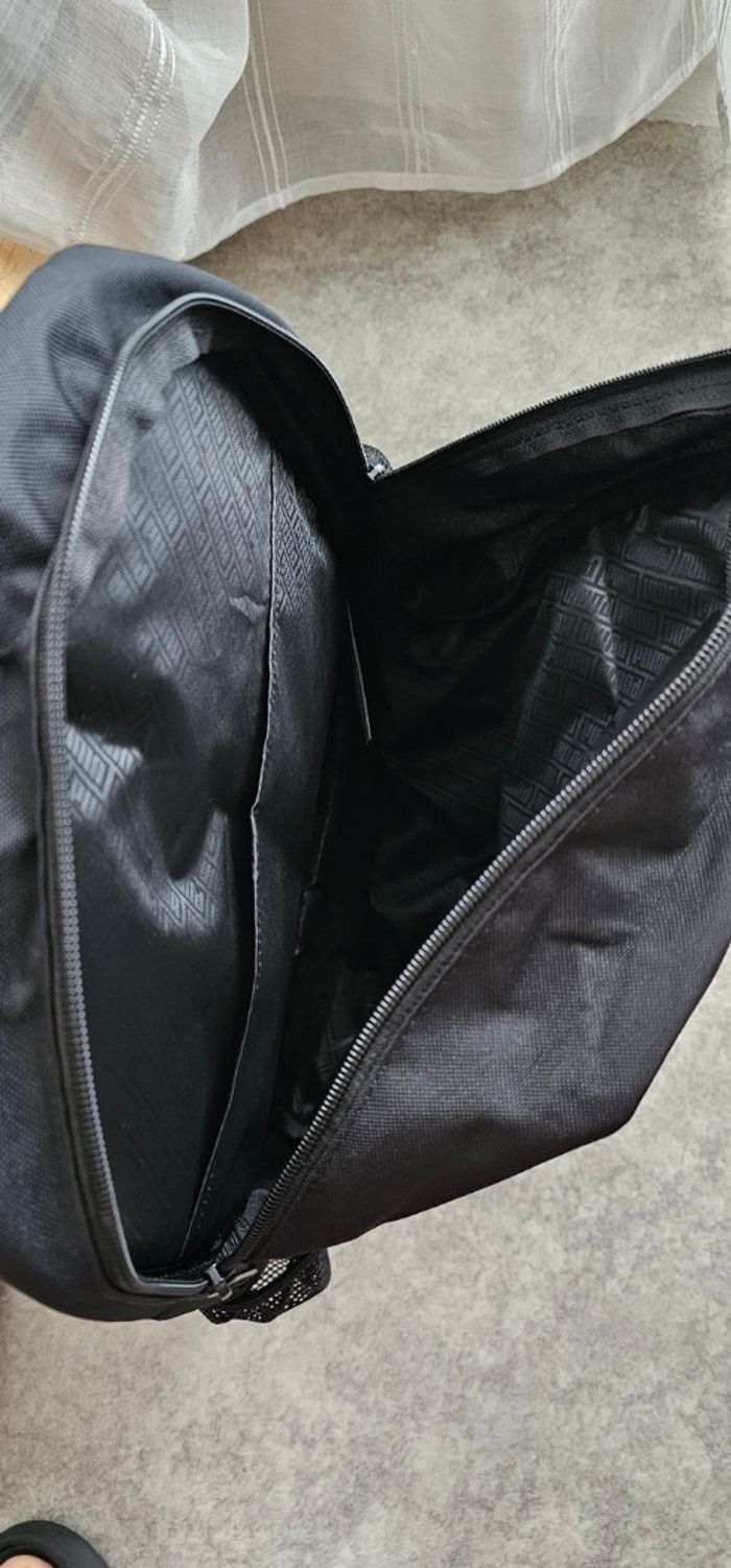 Sac à dos noir Puma neuf avec étiquette très pratique - photo numéro 3