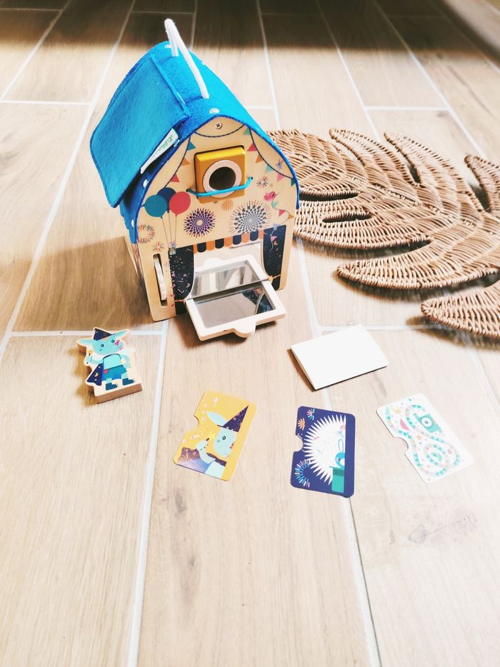 🪄Maison découvertes illusions d'optiques multi activités en bois marque Lilliputiens