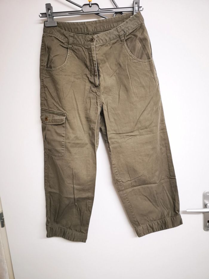 Pantacourt type cargo taille 40 état neuf kaki