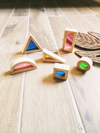 👶Lot de 6 blocs miroirs prismes multicolores en bois d'hevea JB994