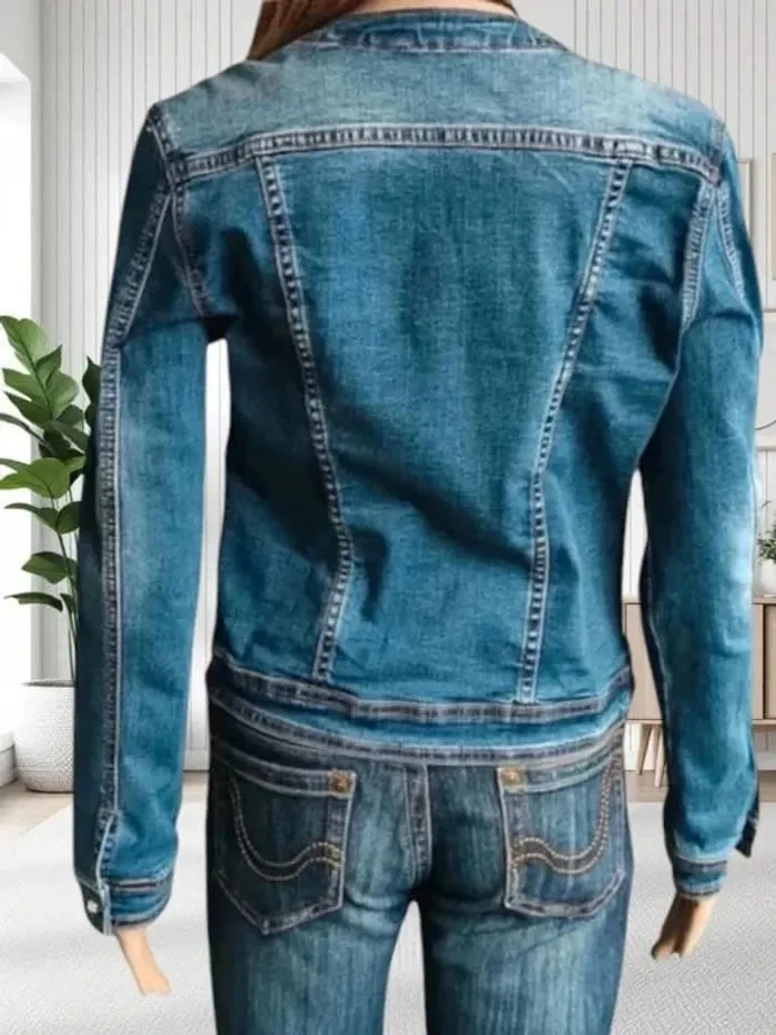 Veste jean ,Sarah John , coupe droite ,col rond , perles et strass ,texture stretch - photo numéro 4