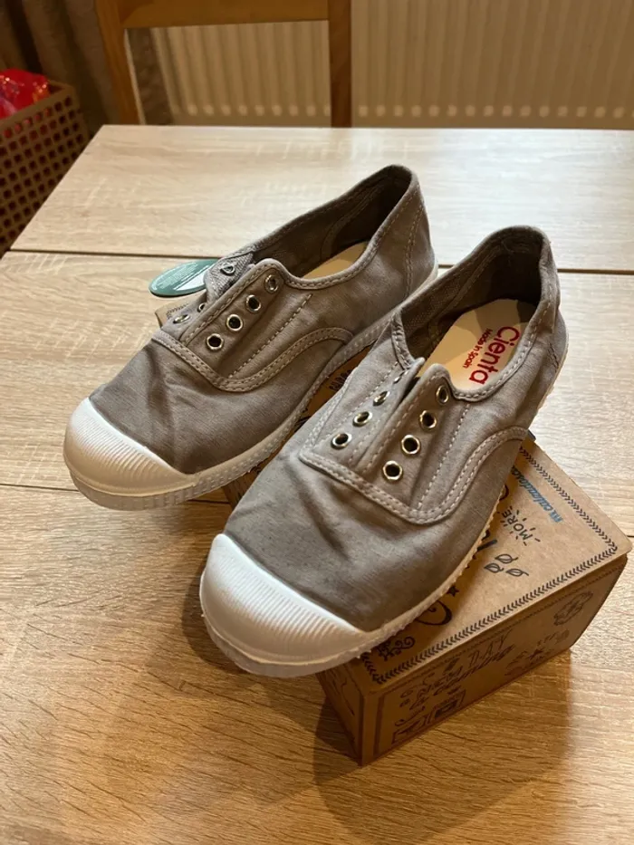Tennis grises neuves mixte petit 34