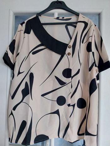 Blouse haut chemisier beige et noir XXL