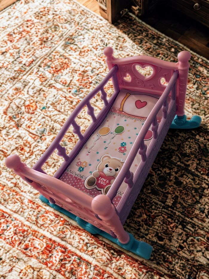 Berceau / lit pour poupée – Très bon état - photo numéro 3