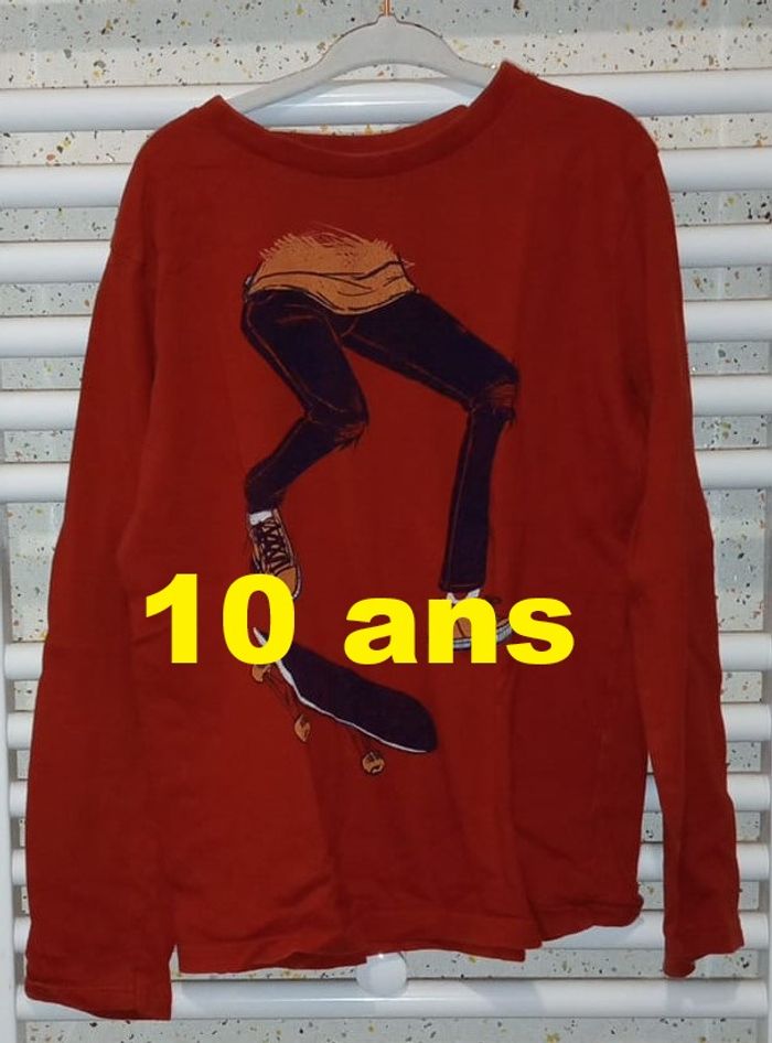 Tee shirt manche longue brique imprimé Kiabi Taille 10 ans