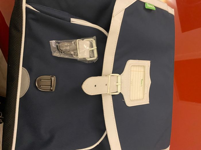 Cartable bleu marine neuf - photo numéro 2