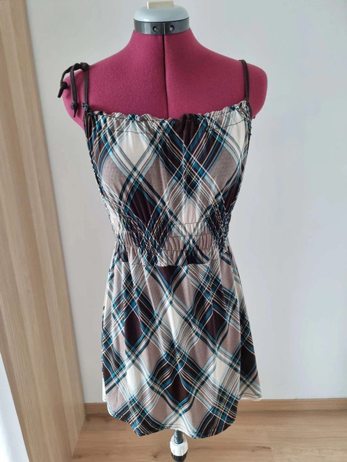 Robe  courte  - taille  unique  - sans  marque