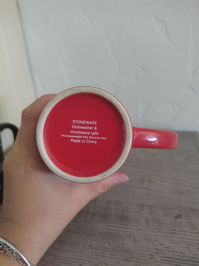 Lot de 2 mugs en céramique imprimés chocolat – rouge et noir – très bon état - photo numéro 5
