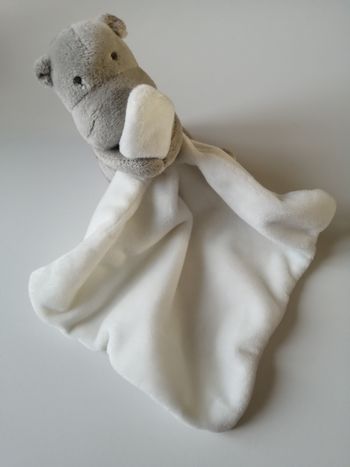 peluche hippopotame