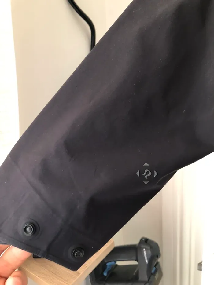Veste imperméable Lululemon M - photo numéro 6