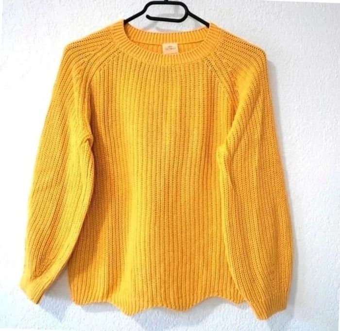 Pull jaune moutarde en tricot pour fille 8 ans 128 cms. Zara knitwear en très bon état
