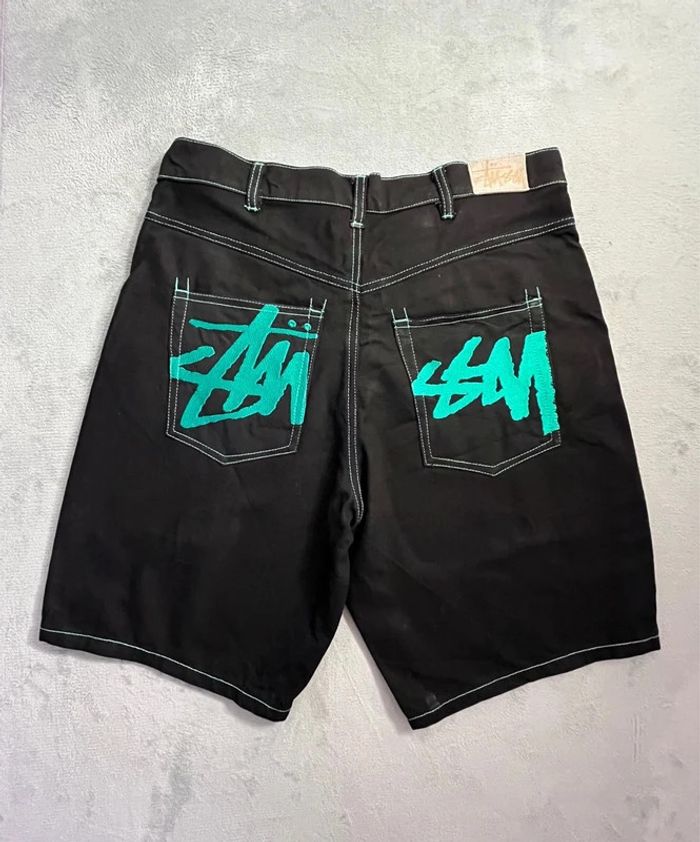 Short/Jort Stussy Black Embroidered Green Forest Big Logo Back – Taille M