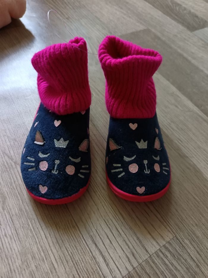 Lot chaussure neuveT 23fille - photo numéro 3