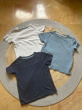 3 teeshirt basiques de chez H&m 4/6 ans 