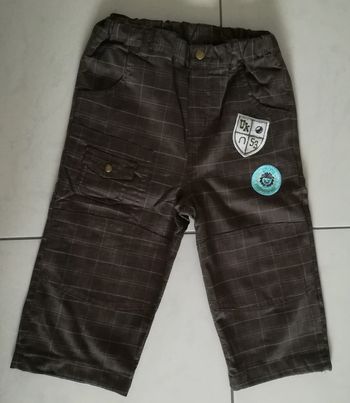 Pantalon tissu épais.