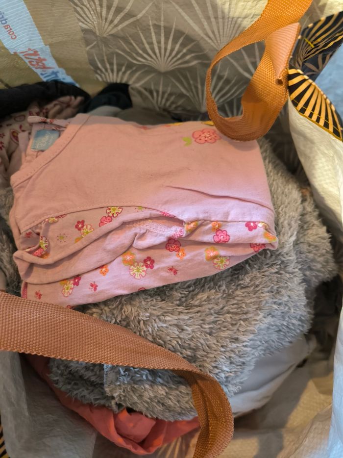 Énorme lot vêtements filles 6 a 36 mois - photo numéro 2