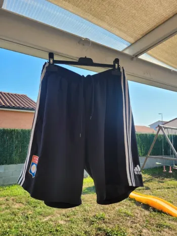 Short olympique lyonnais noir