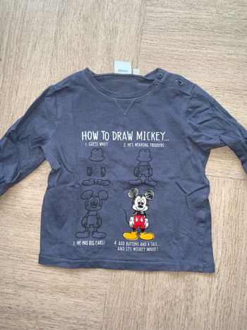 Tee-shirt manches longues taille 18 mois Mickey disney