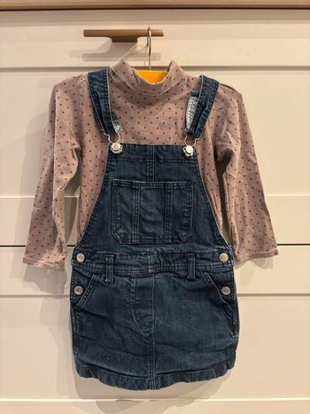Robe salopette en jean Petit Bateau et t-shirt à port