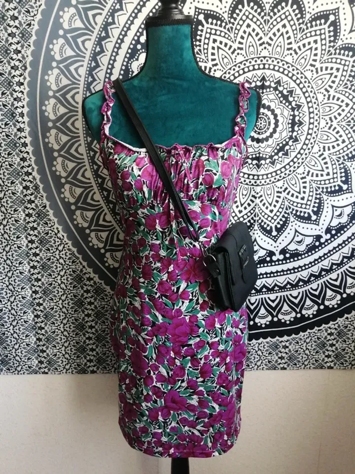 Robe moulante motifs tulipes violettes fines bretelles élastiques / shein / (L)