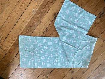 Housse de traversin coton vert motifs blancs 170 x 39,5 cm