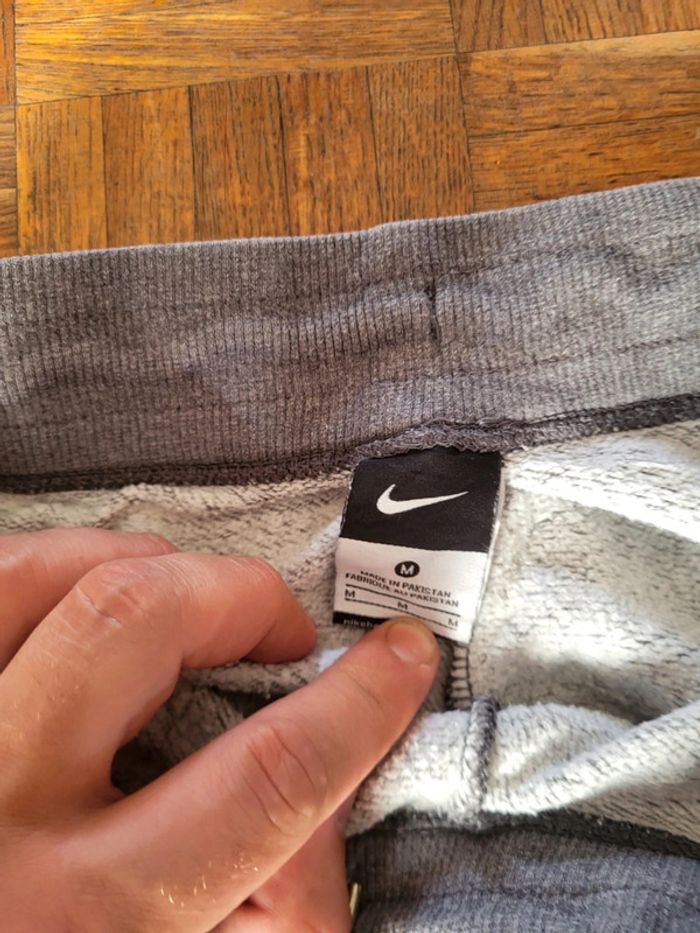 Magnifique Jogging Nike femme taille M Ref 15IT230 - photo numéro 3