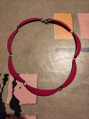 Sublime collier ras de cou fuchsia vintage rose foncé