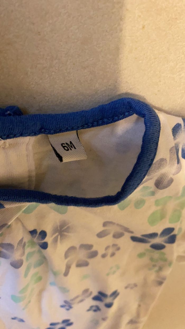 Tee shirt 6 mois fleurs blanc bleu neuf - photo numéro 3