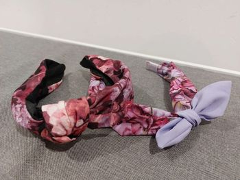 Lot de 2 jolis serres-tête fille ou femme