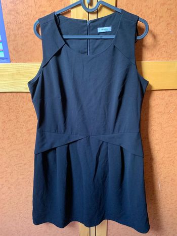 Joli robe noir habillée taille 42