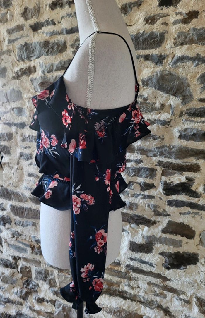Top court crop top épaules dénudées fleuri noir H&M Taille 34 - photo numéro 4