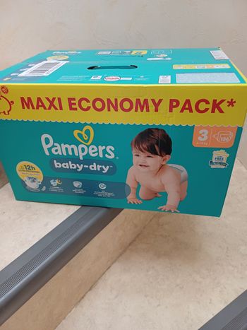 136 couches pampers taille 3