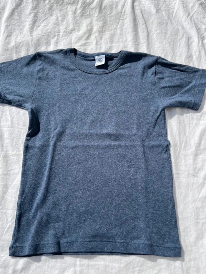 T shirt bleu petit bateau taille 8 ans - photo numéro 4