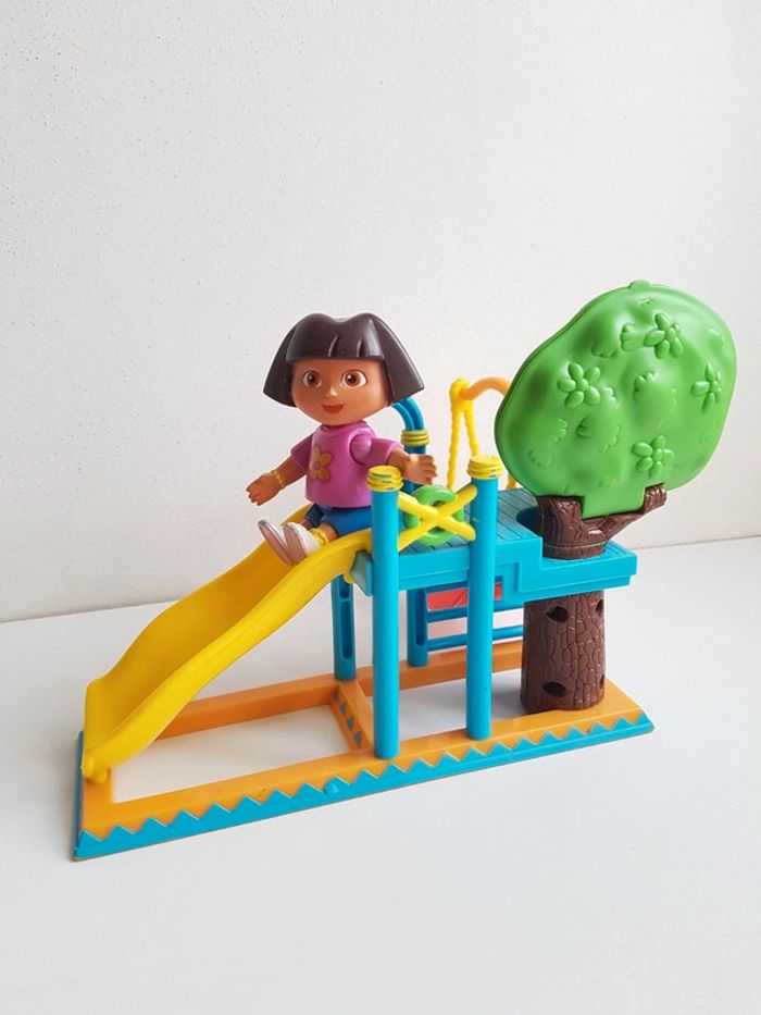 2 livres Dora L'exploratrice, figurine et aire de jeux - photo numéro 5