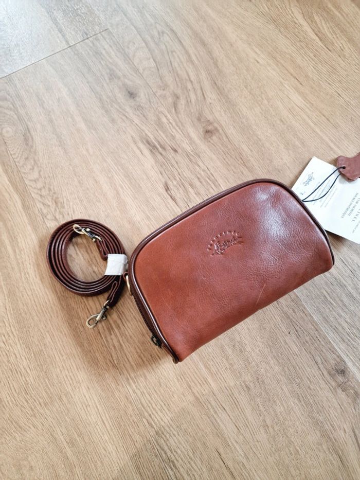 Magnifique petit sac à main en cuir