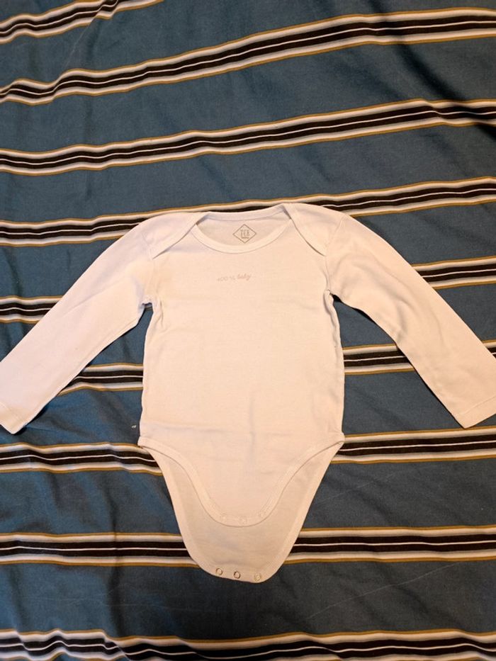 Lot bodies filles 36 mois - photo numéro 4