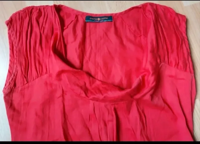 Robe rouge légère voile doublé col bénitier - photo numéro 3