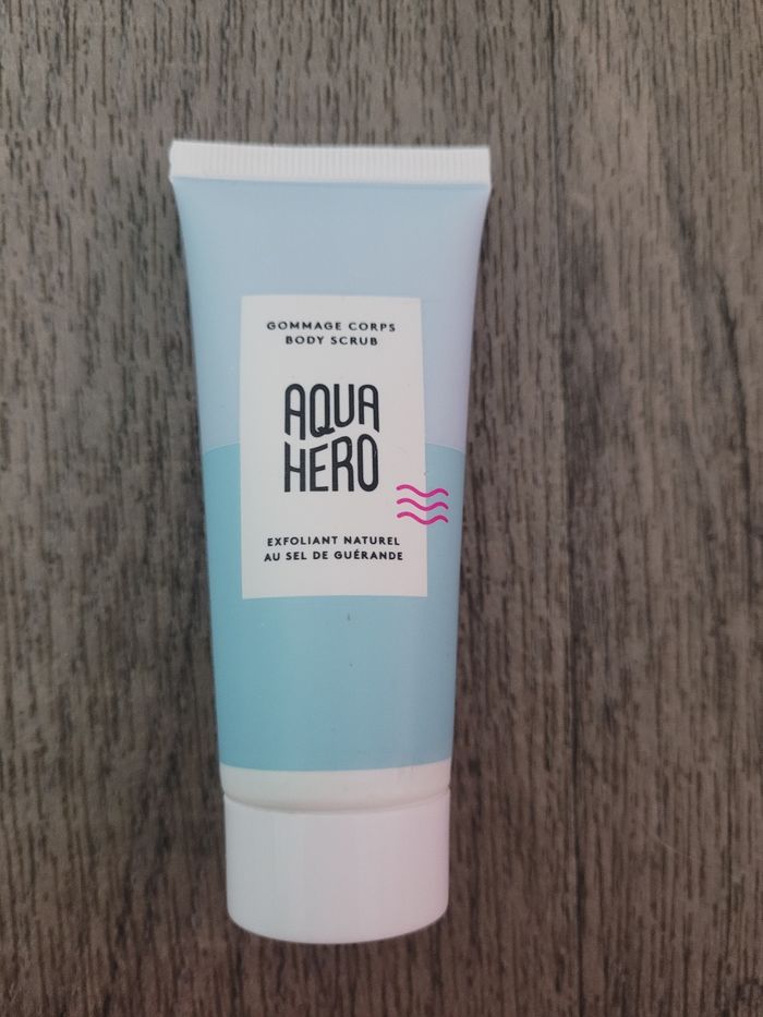 Gommage corps Aqua Hero