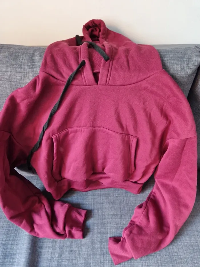 Sweat-shirt à capuche court bordeaux taille M - photo numéro 2