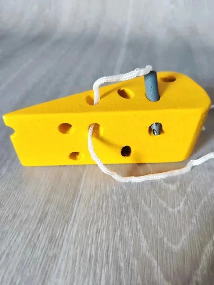 Ver qui mange du fromage motricité fine - photo numéro 4