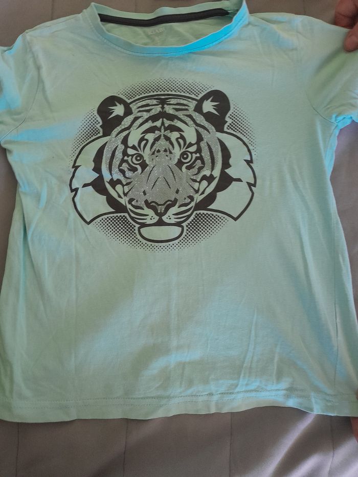 Tee shirt  8 ans