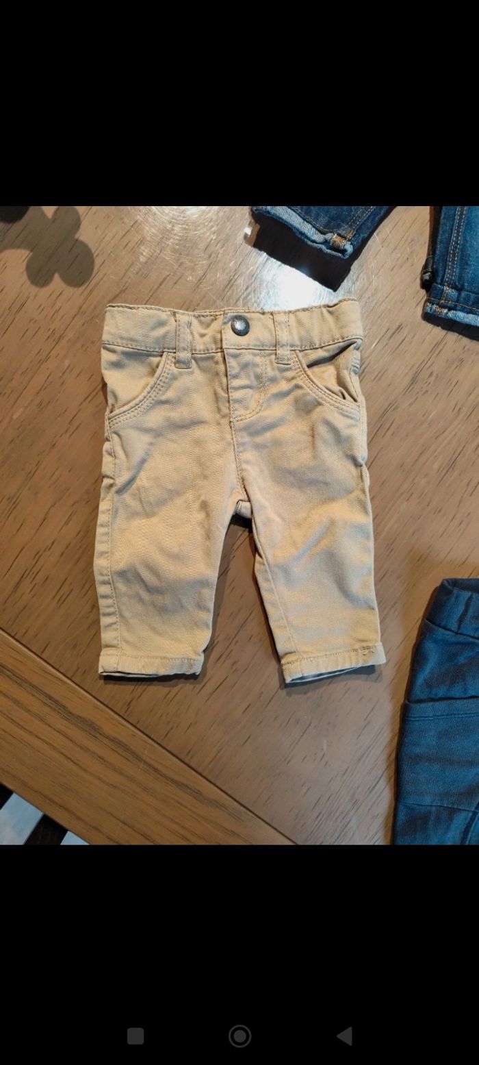 Lot pantalons et t-shirt manches longues 1 mois - photo numéro 5